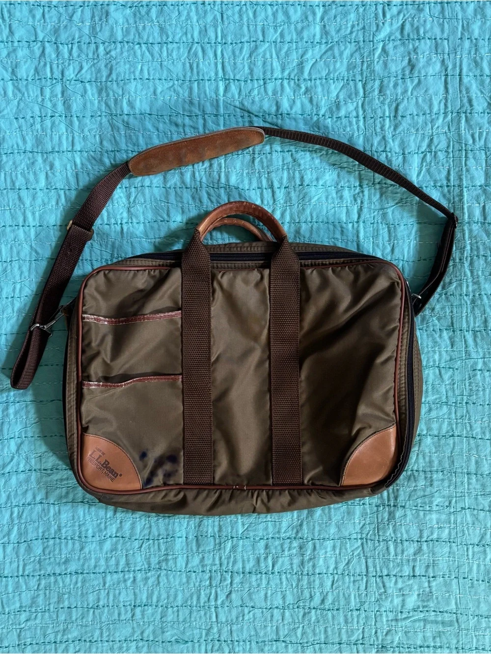Vintage L.L.Bean Brown/Tan Nylon Leather Trim Clamshell Messenger Laptop Bag.